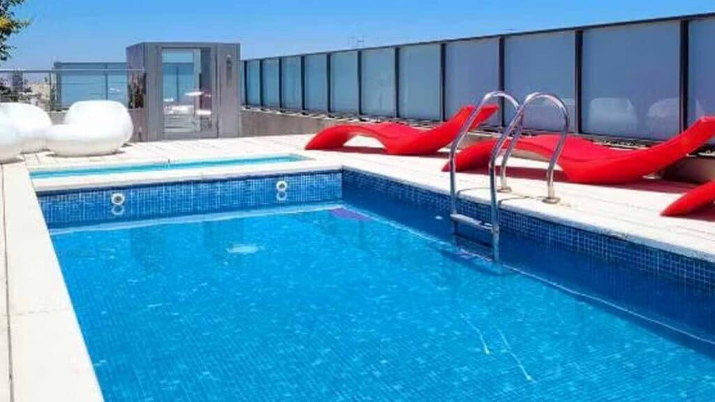 Rio de Janeiro hotel swimming pool.