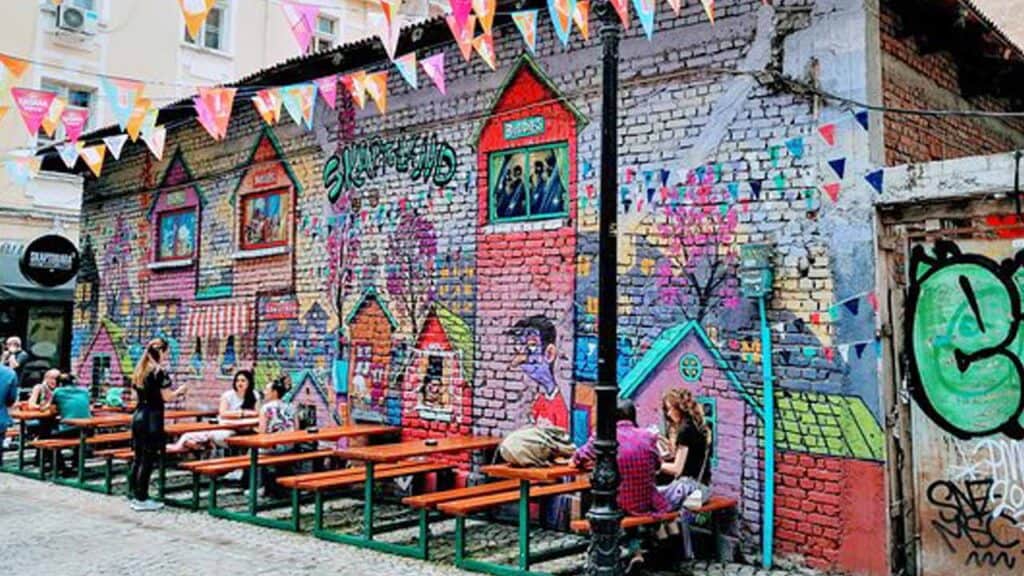 Sofia Sightseeing graffiti.