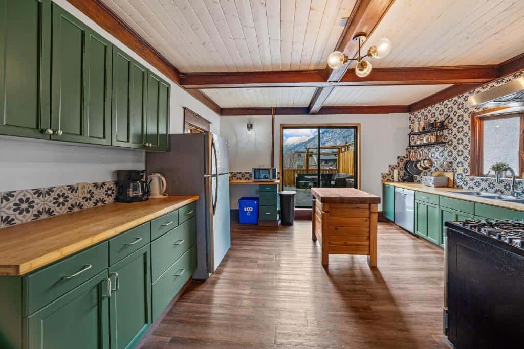 canada banff house 1