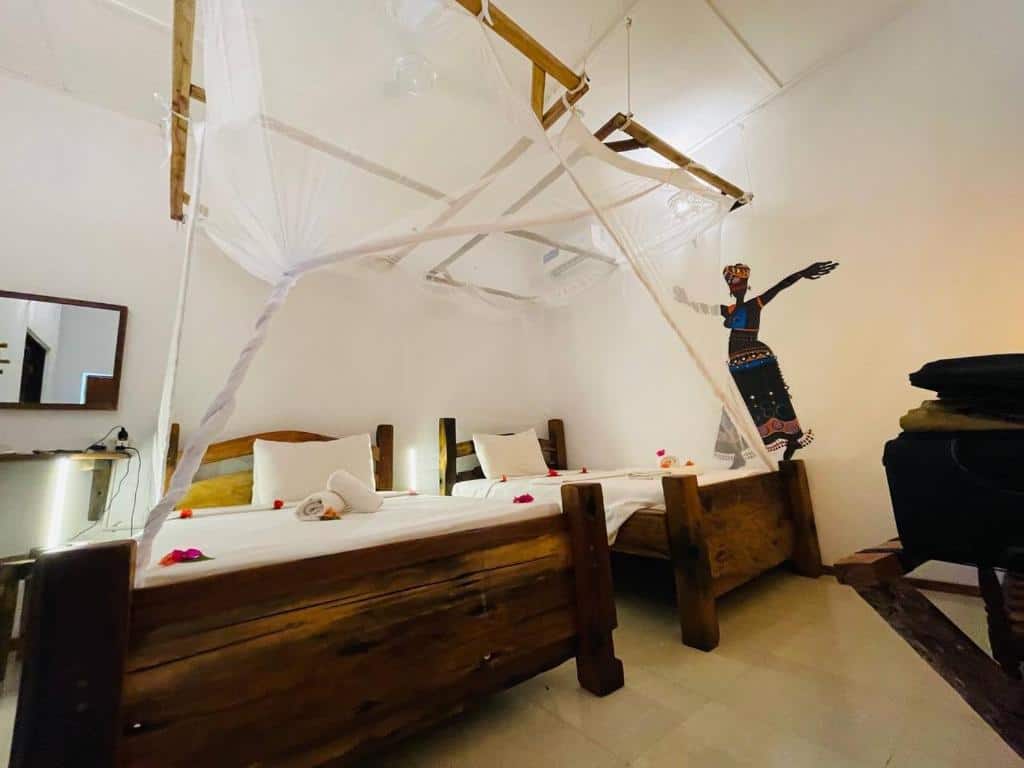 Babalao Bungalows TwinRoom Group Travel SoloTravel