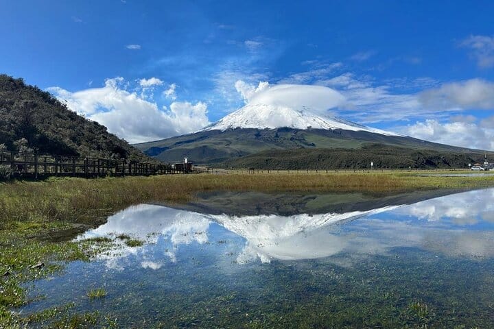 Ecuador Lake Solo Travellers