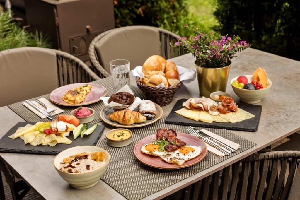 Innsbruck Aurtriahotel breakfast