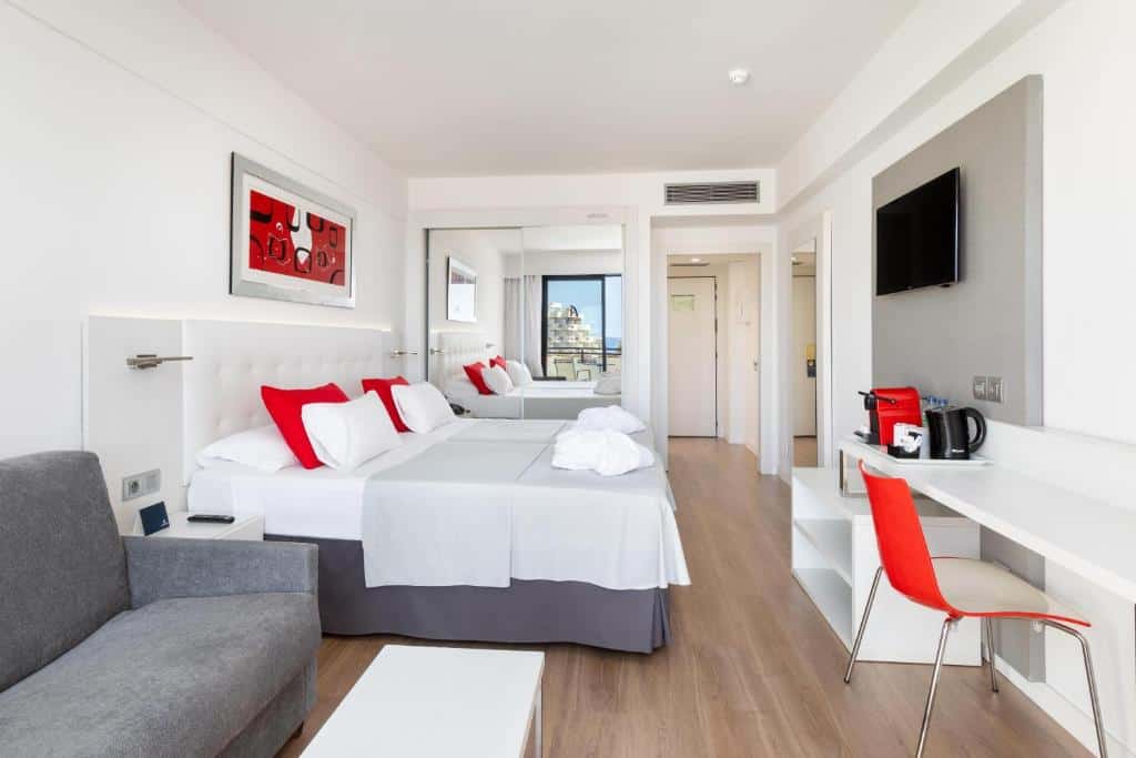Trip Search 8 Tenerife hotelroom solotravellers