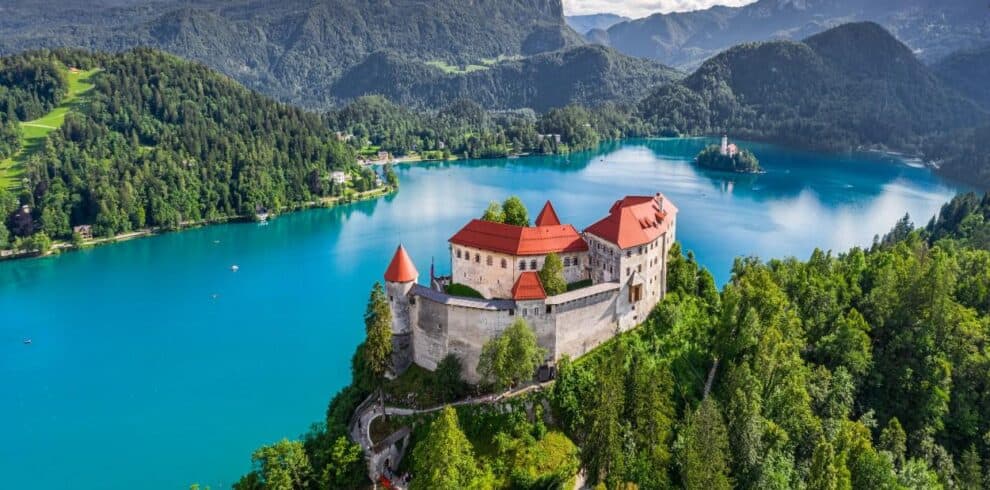 Slovenia coverpic solotravellers